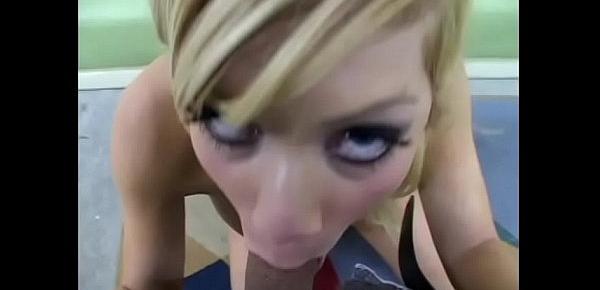  Nineteen-years old cute blonde teen from Arizona Sasha Sin was invited to take part in all American championship in cocksucking